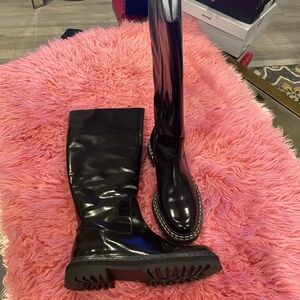 Vince Camuto Women  Phrancie Lug Sole Boots